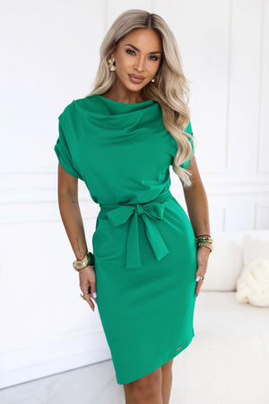 Vestido com Saia Assimétrica e Cinto — Verde — imagem 1