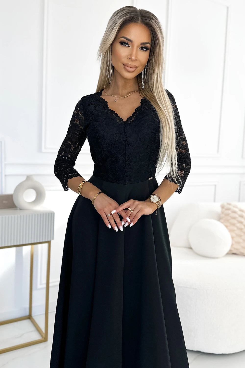 Vestido Longo AMBER de Renda com Decote e Fenda - Preto – vista 2