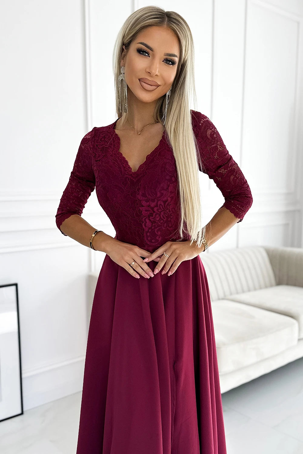 Vestido Longo AMBER com Decote de Renda - Bordô – vista 2