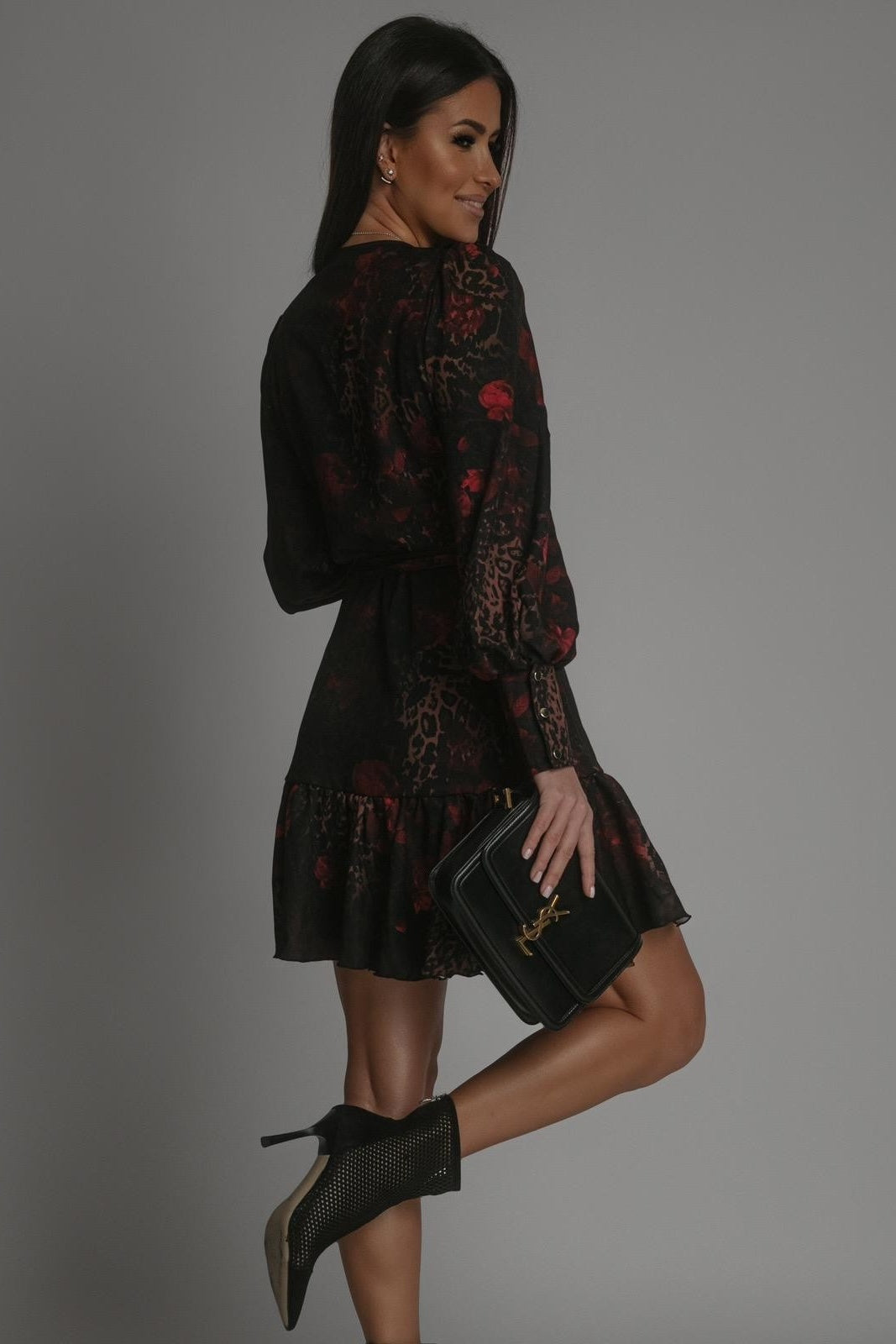 Vestido ANNA - Fundo Escuro com Detalhes Leopardo
