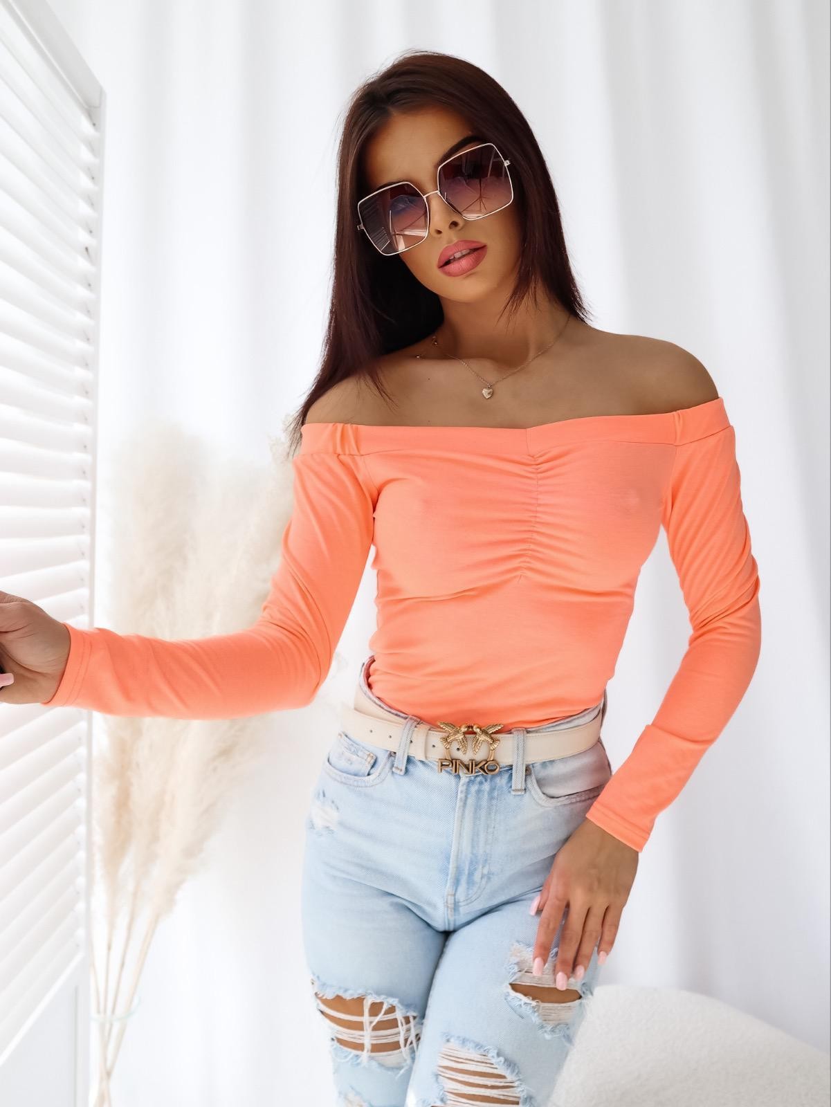 Blusa com Ombros Descobertos - Coral