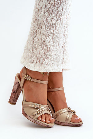 Sandálias de salto alto modelo 198398 Pise com estilo