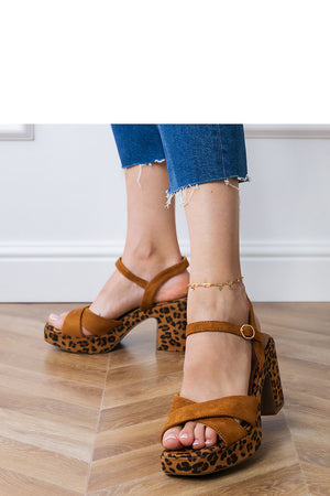 Sandálias de salto modelo 213413 PRIMO