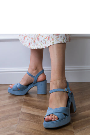Sandálias de salto modelo 213415 PRIMO