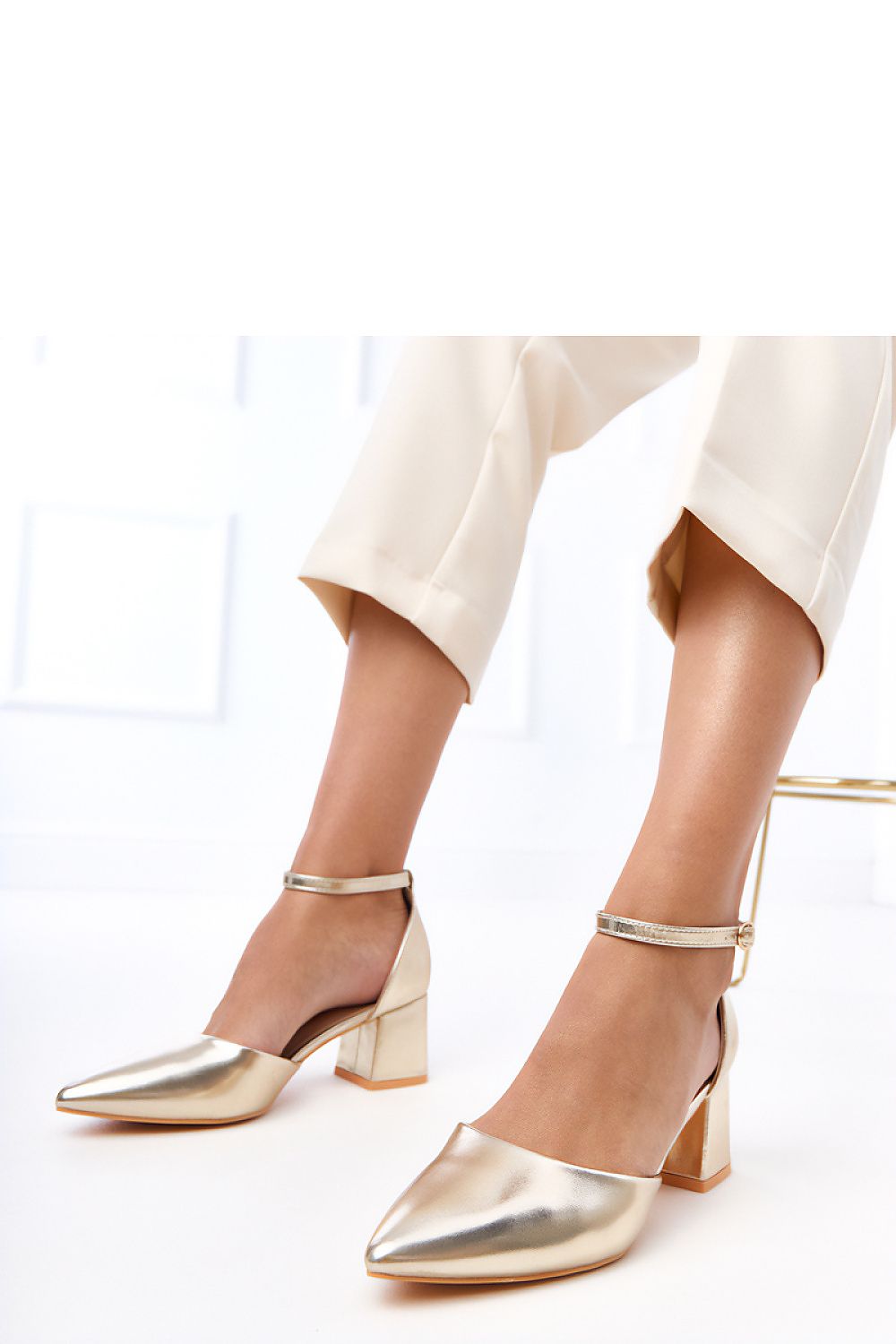 Sapatos de salto alto modelo 215588 PRIMO