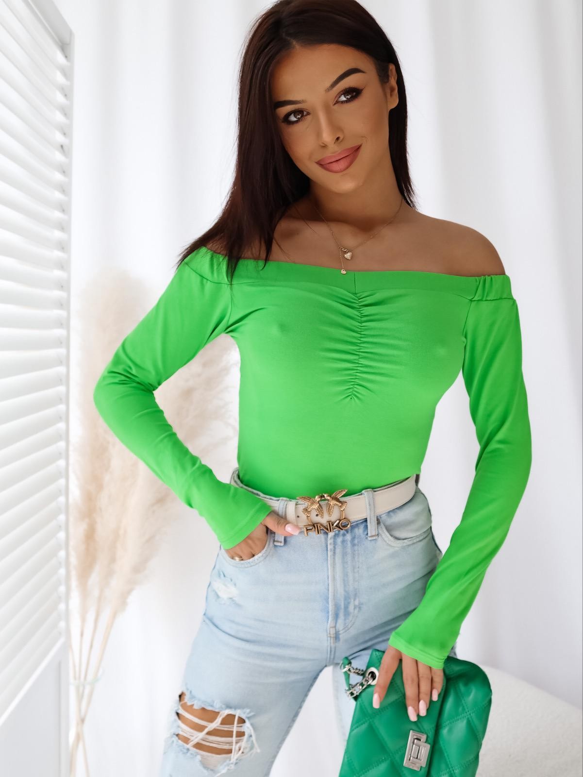 Blusa com Ombros Descobertos - Verde