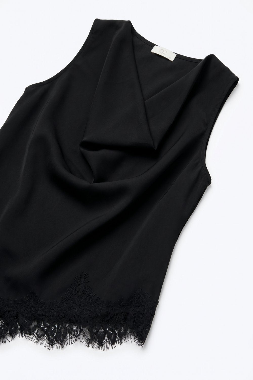 Top de Cetim com Renda e Barra Assimétrica - Preto — imagem 9
