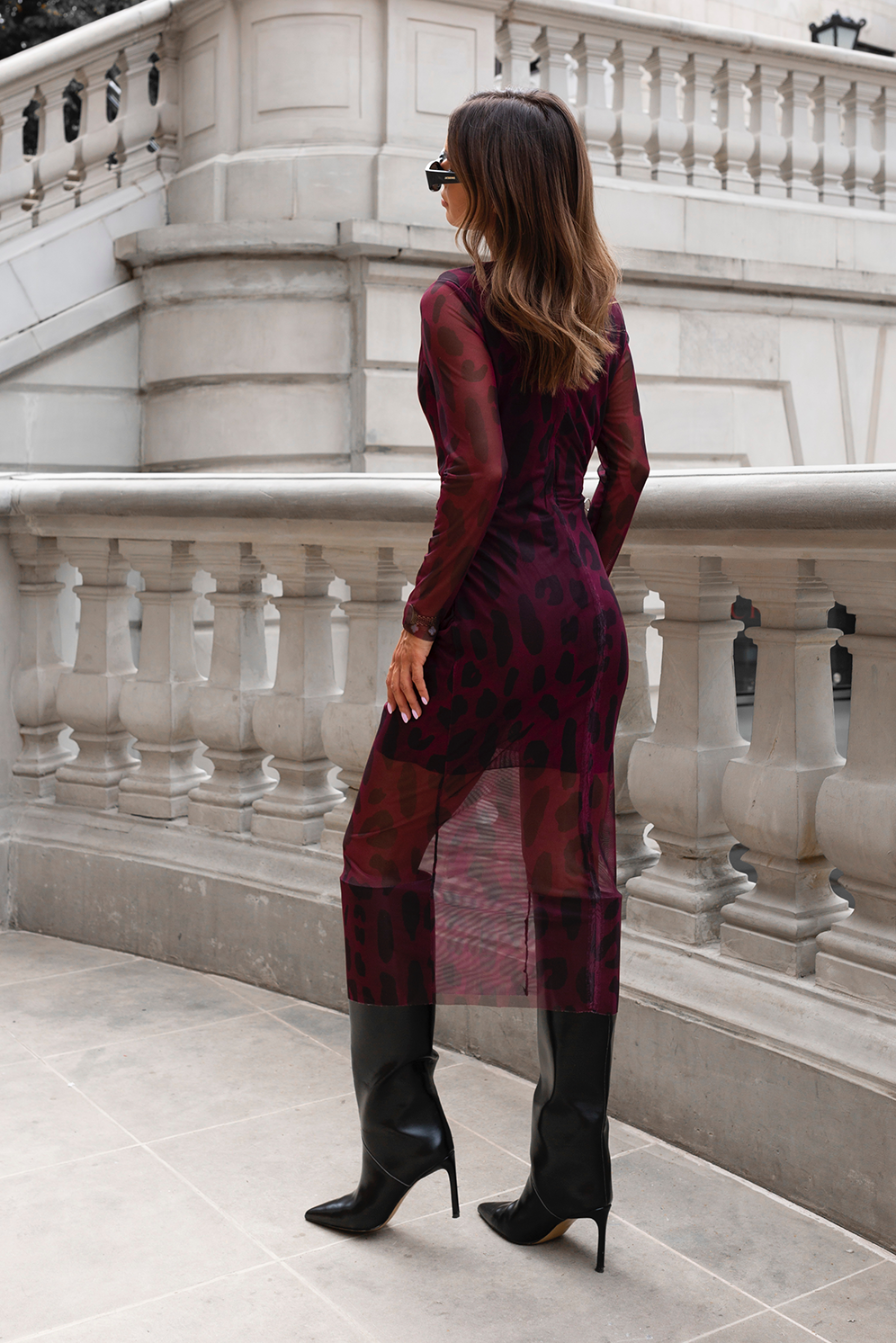 Vestido de Tule LUSH com Remendos Bordô