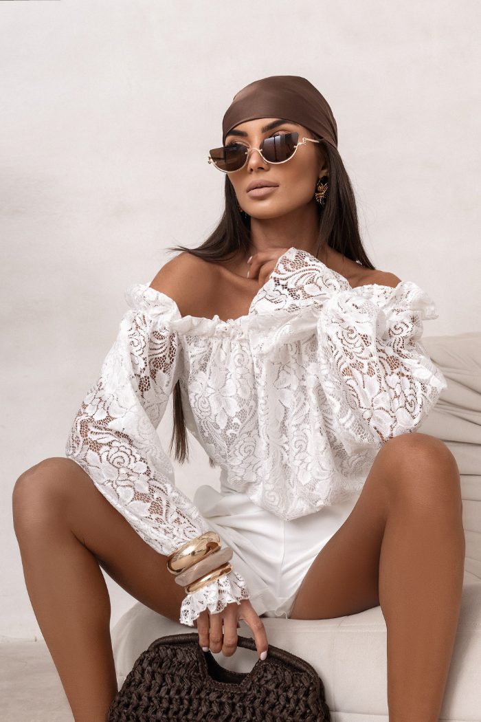 Blusa de Renda MIA com Ombros Descobertos — Cru — imagem 1