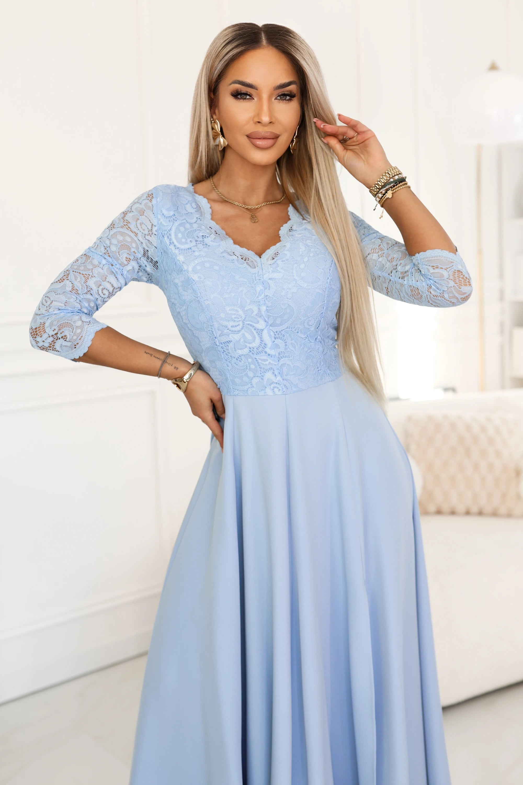 Vestido Longo de Renda - Azul Céu