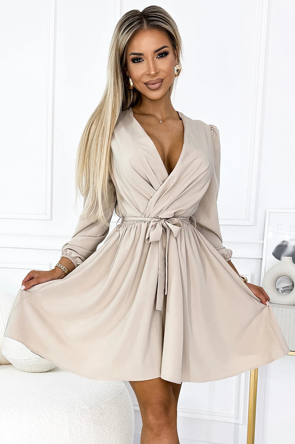 Vestido BINDY com Decote Cruzado e Cinto - Bege