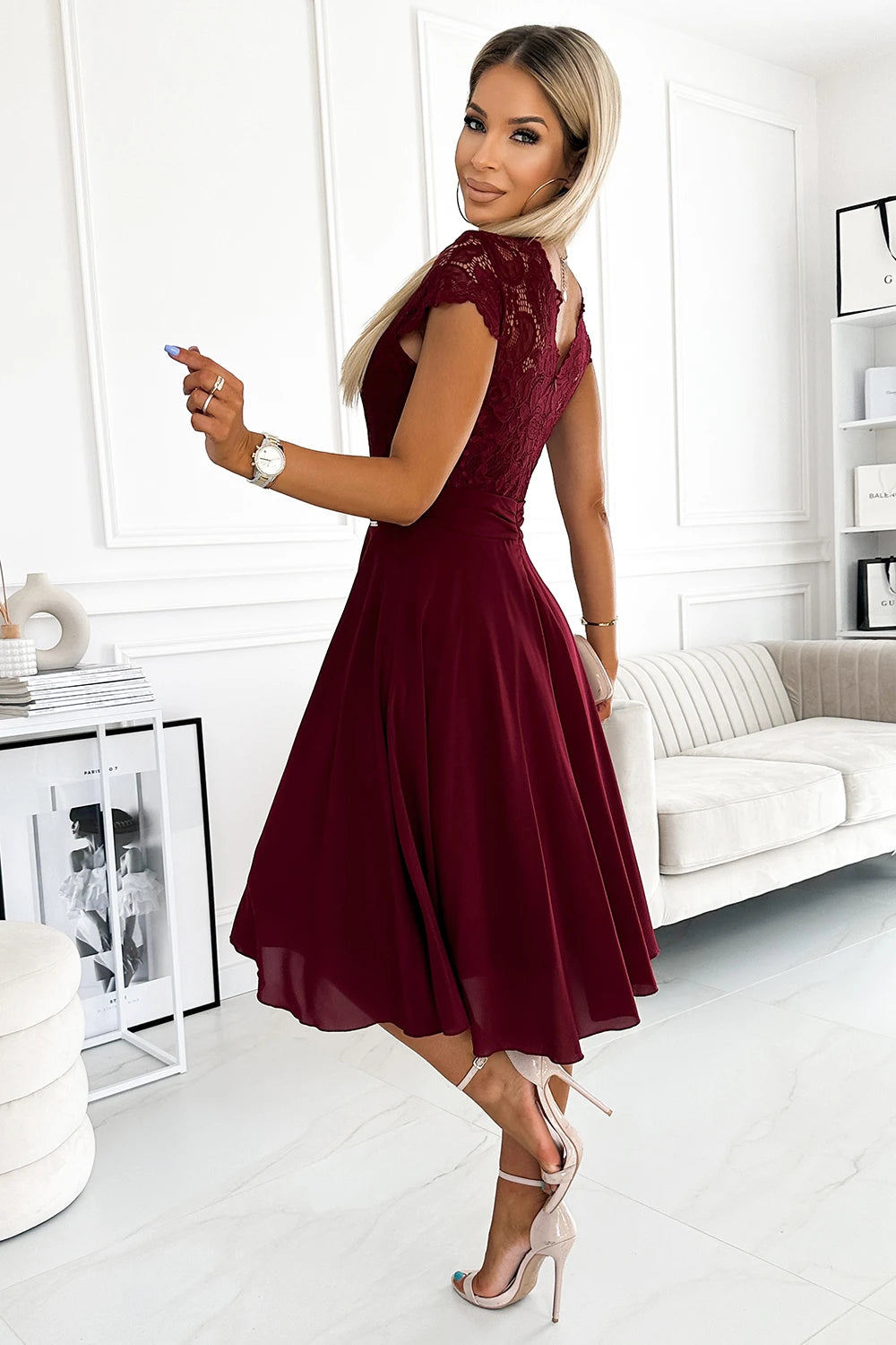 Vestido de Chiffon LINDA com Decote em Renda - Bordô