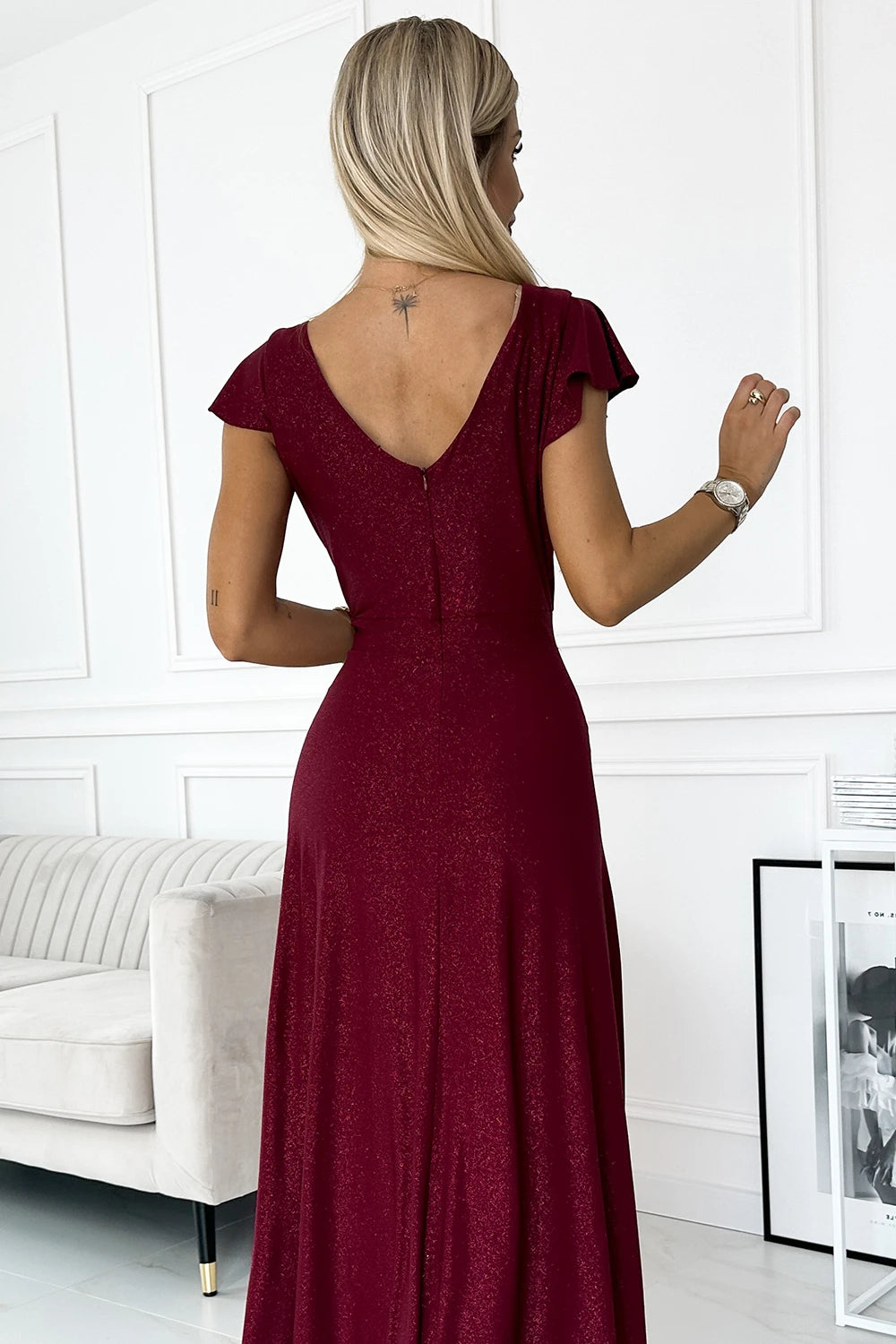 Vestido Longo CRYSTAL com Brilho e Decote — Bordô — imagem 5