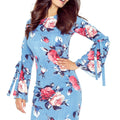 Vestido com mangas largas atadas - rosas vermelhas em denim escuro