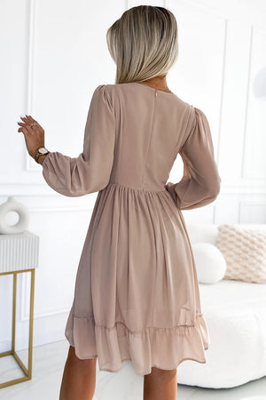 Vestido Midi de Chiffon MILA com Mangas Longas e Decote - Bege