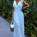 Vestido Plissado com Cinto Largo e Decote