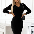Vestido de Malha Confortável com Decote em V - Preto – imagem principal