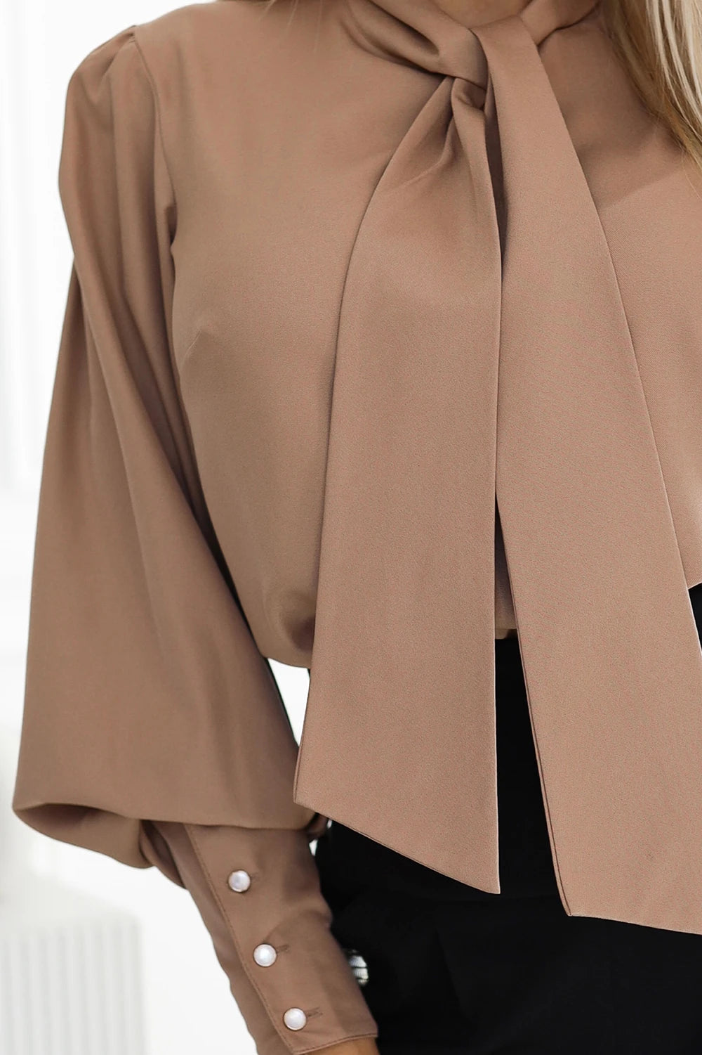 Blusa Elegante de Mangas Longas com Laço - Caramelo — imagem 12