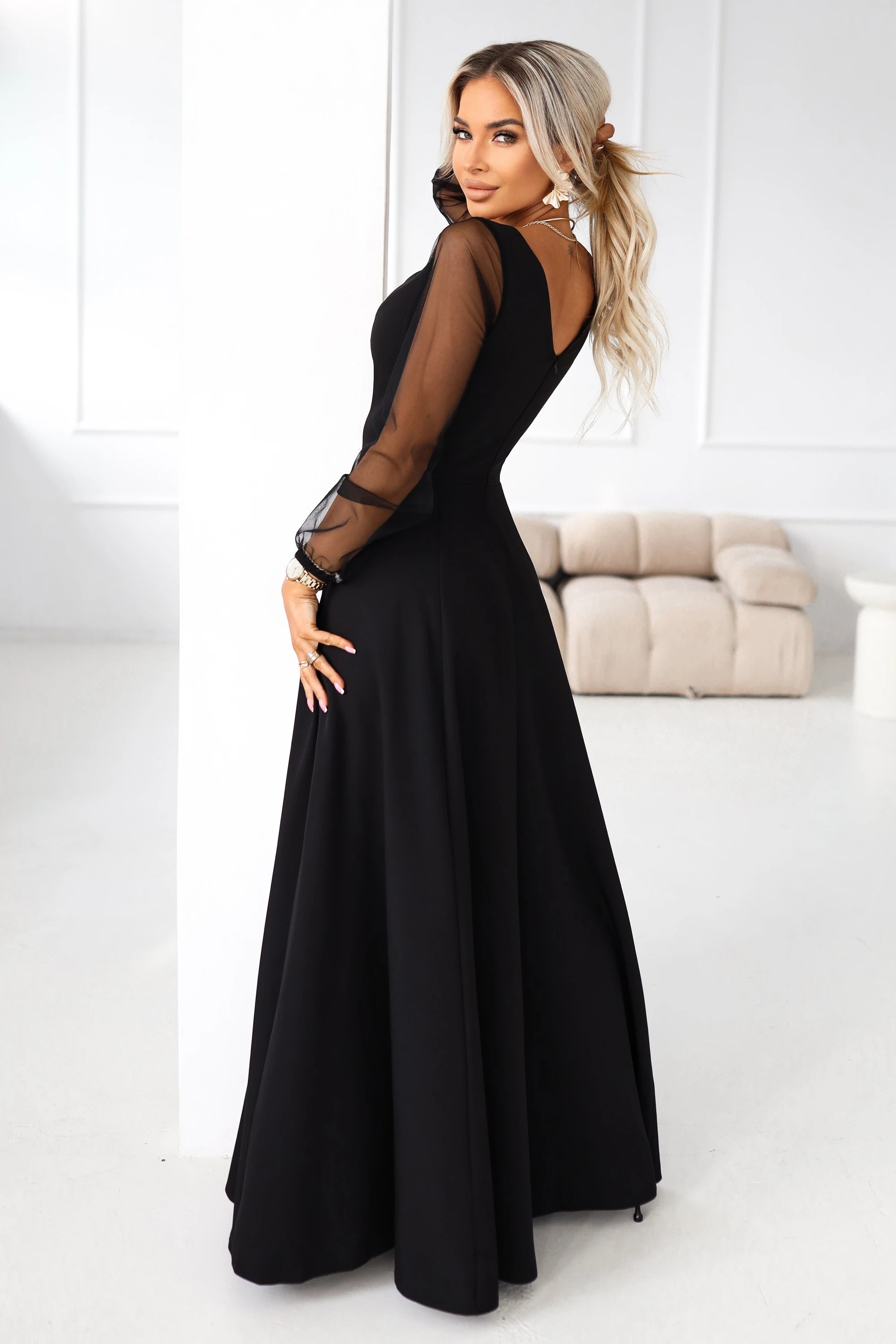 Vestido Longo LORETTA com Mangas de Tule - Preto