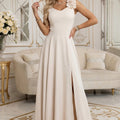 Vestido Maxi Elegante com Fenda e Rosas - Bege