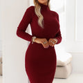 Vestido Justo de Malha com Gola Alta - Bordô