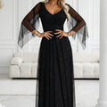 Vestido Longo Brilhante com Decote e Mangas Transparentes - Preto