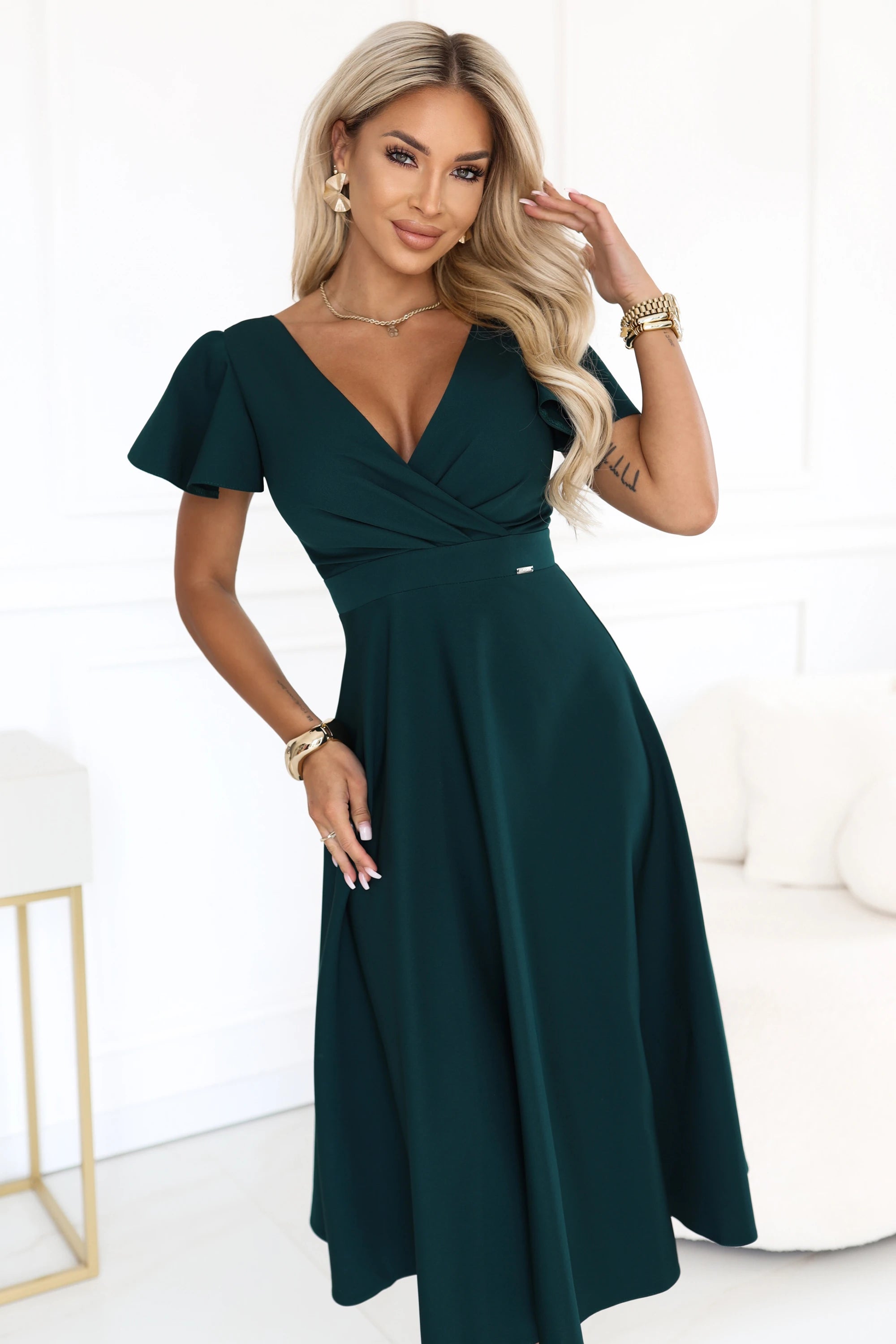 Vestido Midi Evasé com Decote Cruzado e Mangas Curtas - Verde Garrafa