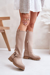  Botas de cano alto modelo 201313 Pise com estilo