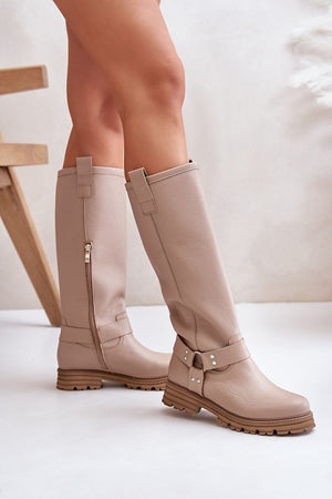 Botas de cano alto modelo 201313 Pise com estilo