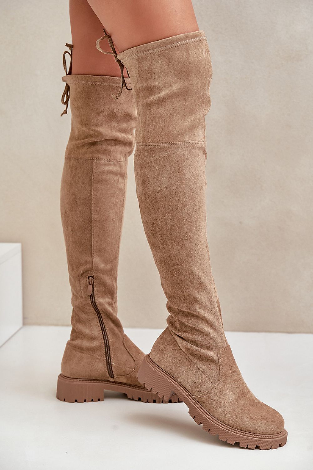  Botas de cano alto, modelo 203509 Pise com estilo
