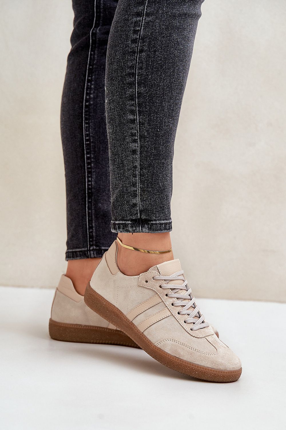  Sapatos desportivos modelo 203627 Pise com estilo