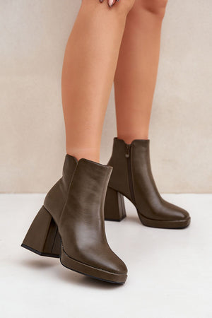  Botas de salto alto modelo 204677 Pise com estilo