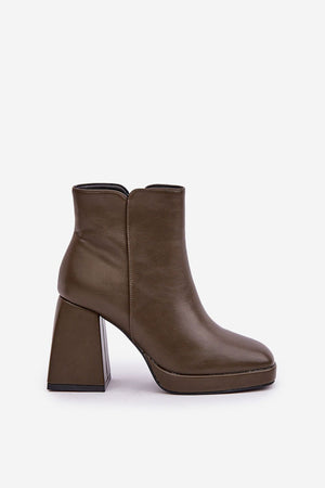  Botas de salto alto modelo 204677 Pise com estilo