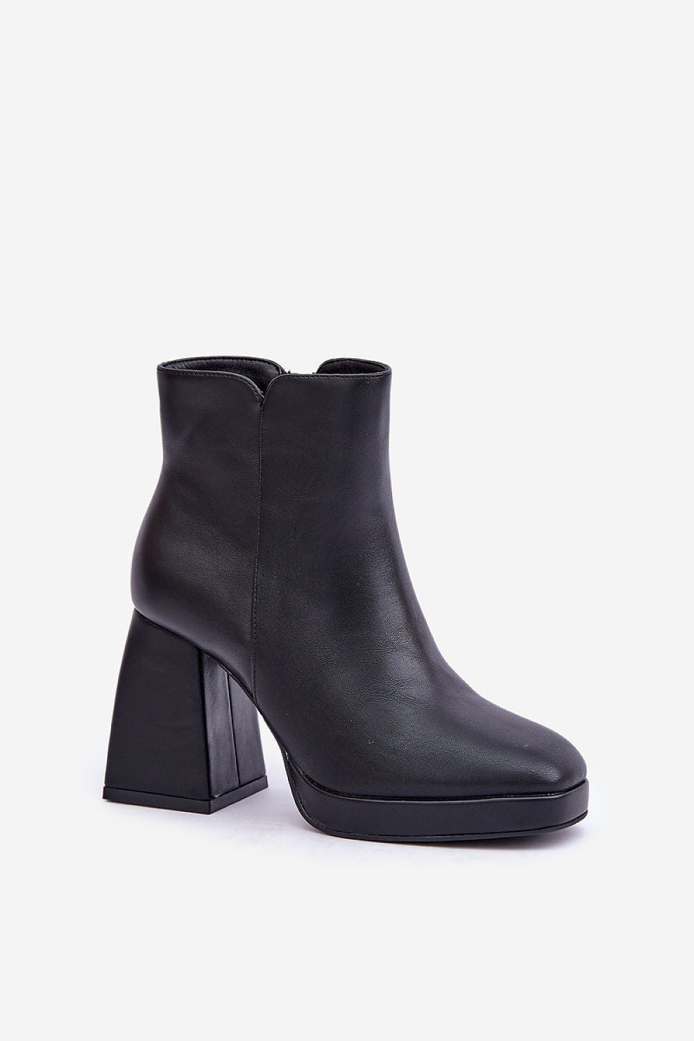  Botas de salto alto modelo 204678 Pise com estilo