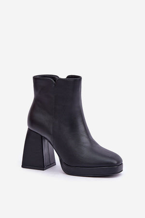  Botas de salto alto modelo 204678 Pise com estilo