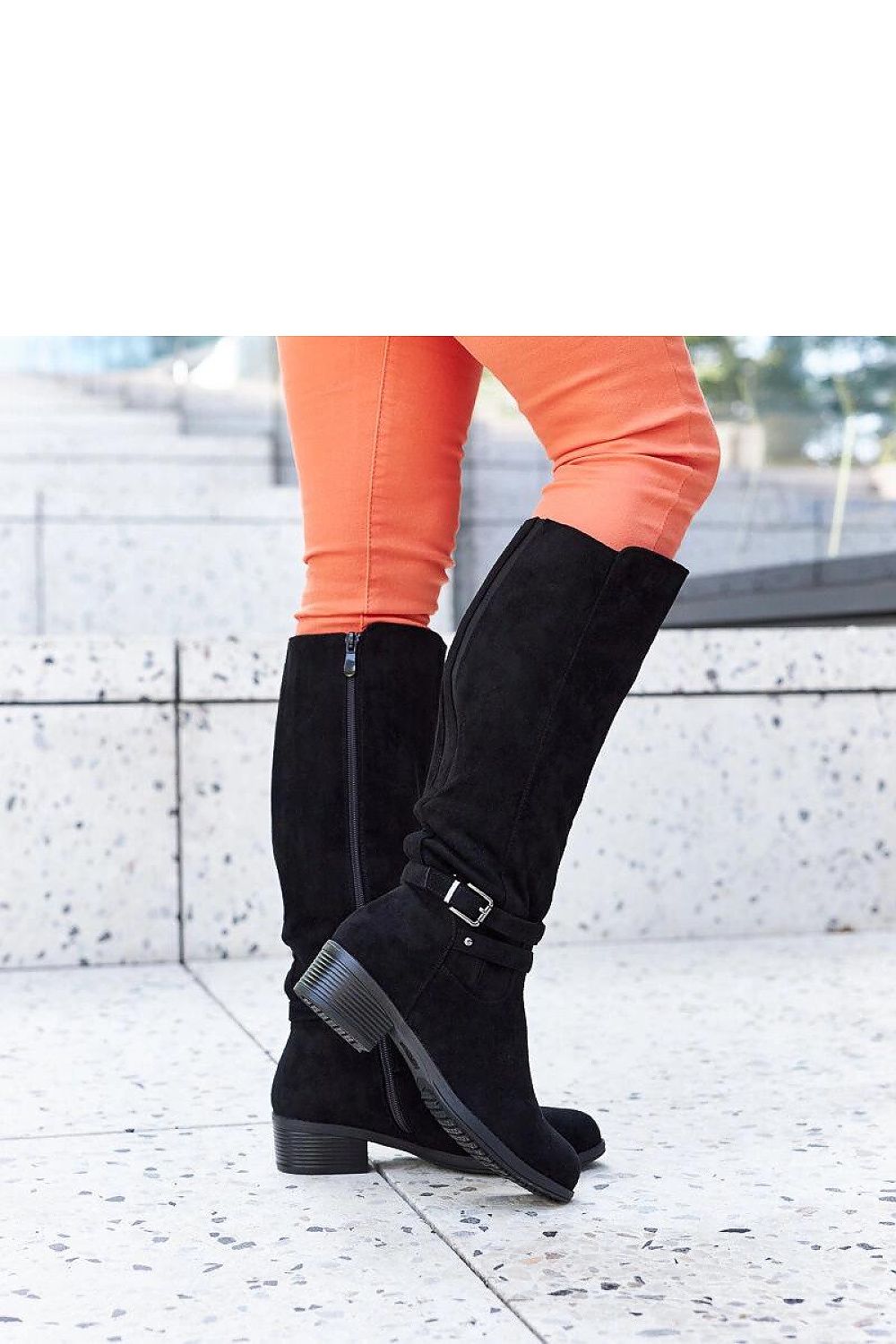  Botas de cano alto modelo 204767 Solea
