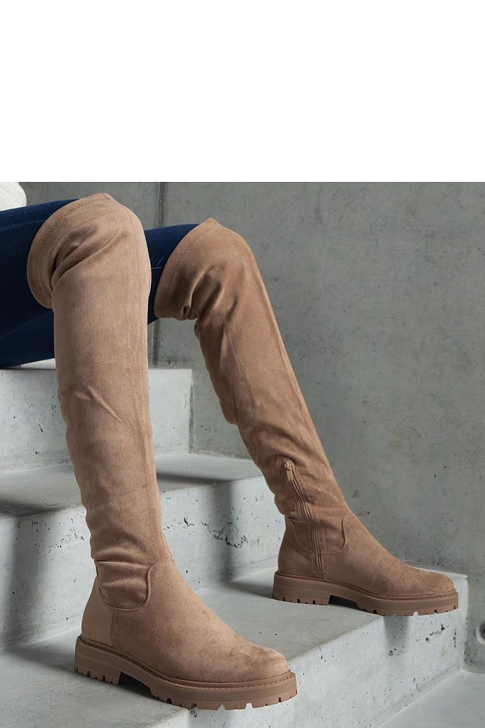  Botas de cano alto modelo 204795 Solea