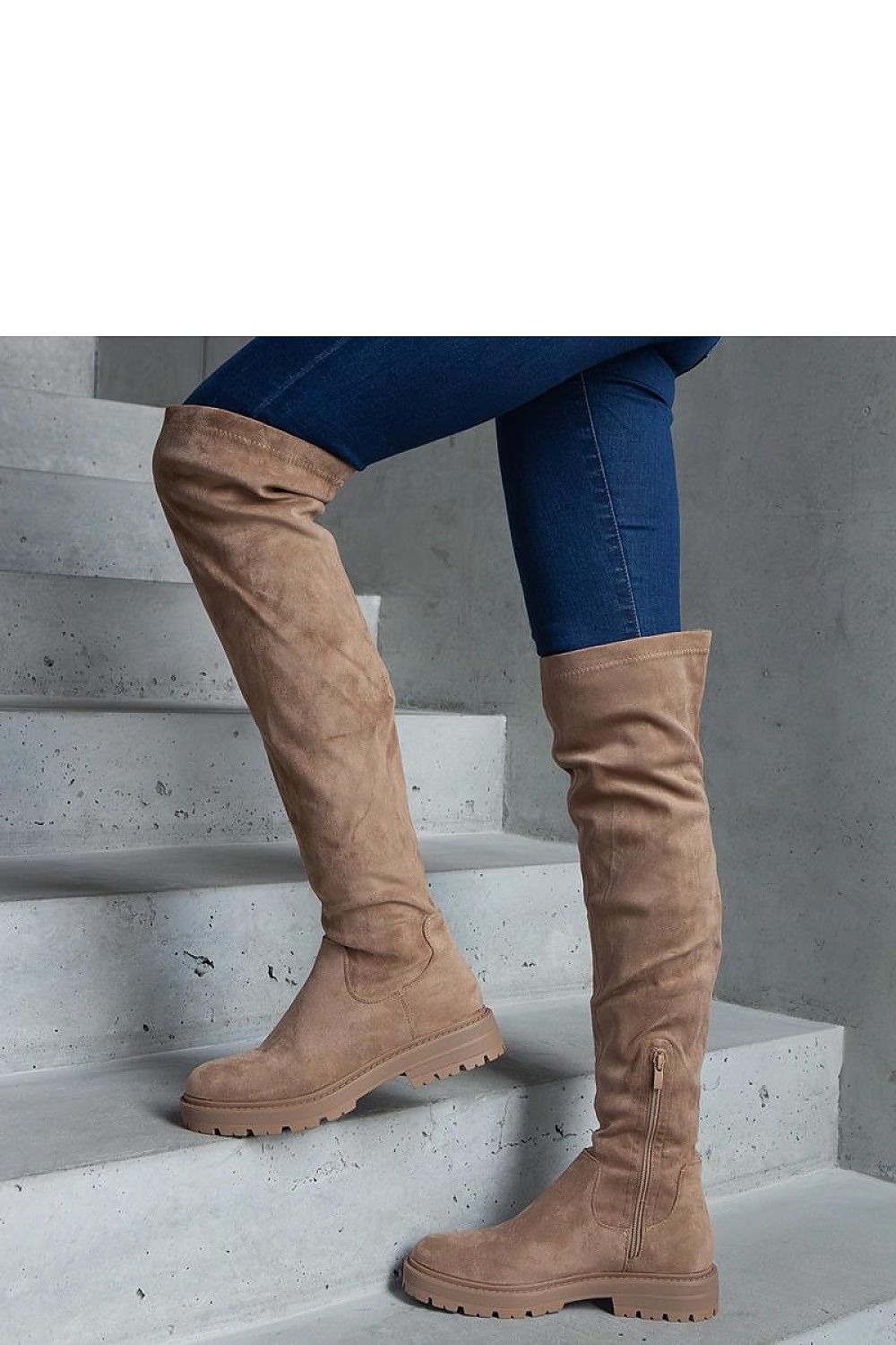  Botas de cano alto modelo 204795 Solea