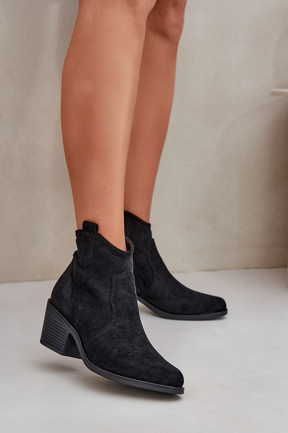  Botas de salto alto modelo 208467 Pise com estilo