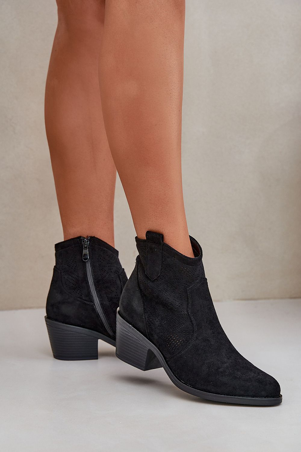  Botas de salto alto modelo 208467 Pise com estilo