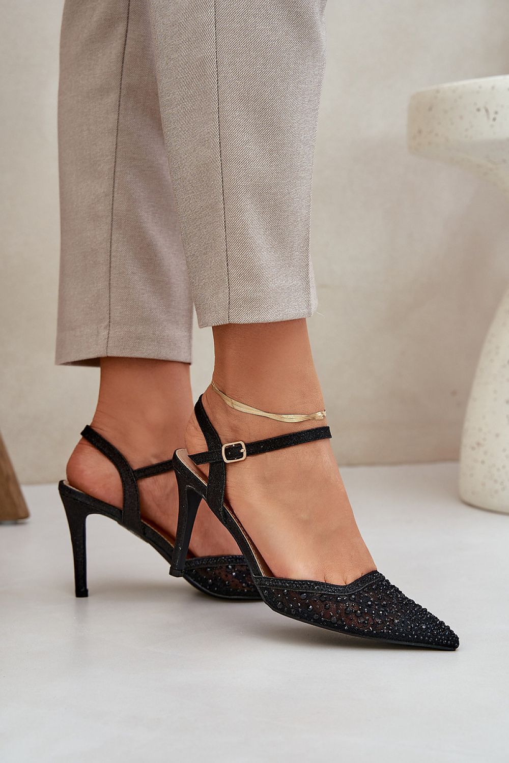  Sapatos de salto alto modelo 208480 Um passo em frente com estilo