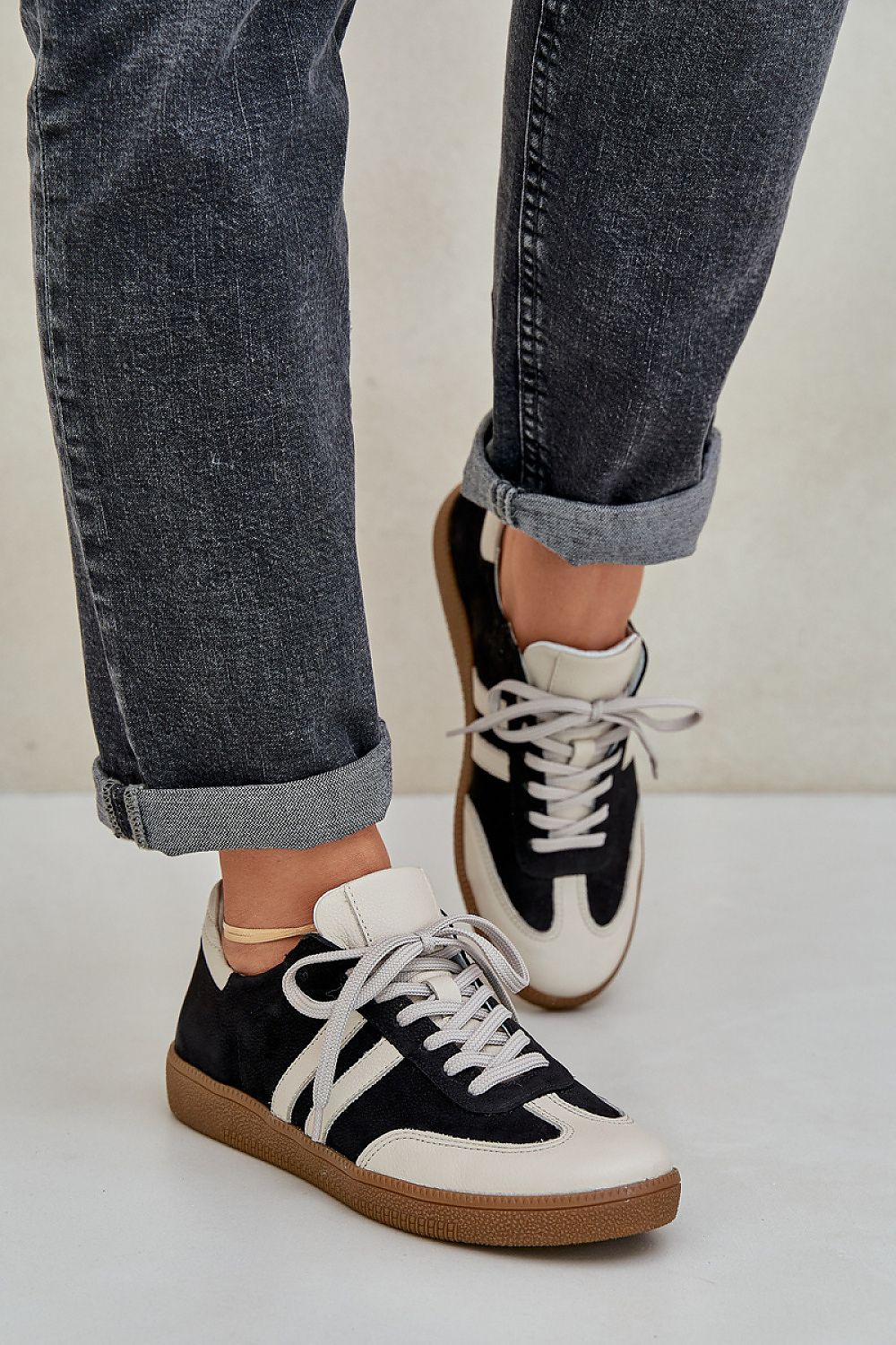  Sapatos desportivos modelo 208540 Pise com estilo