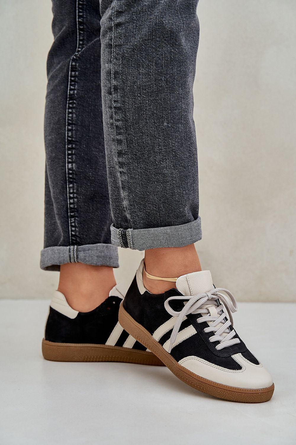  Sapatos desportivos modelo 208540 Pise com estilo