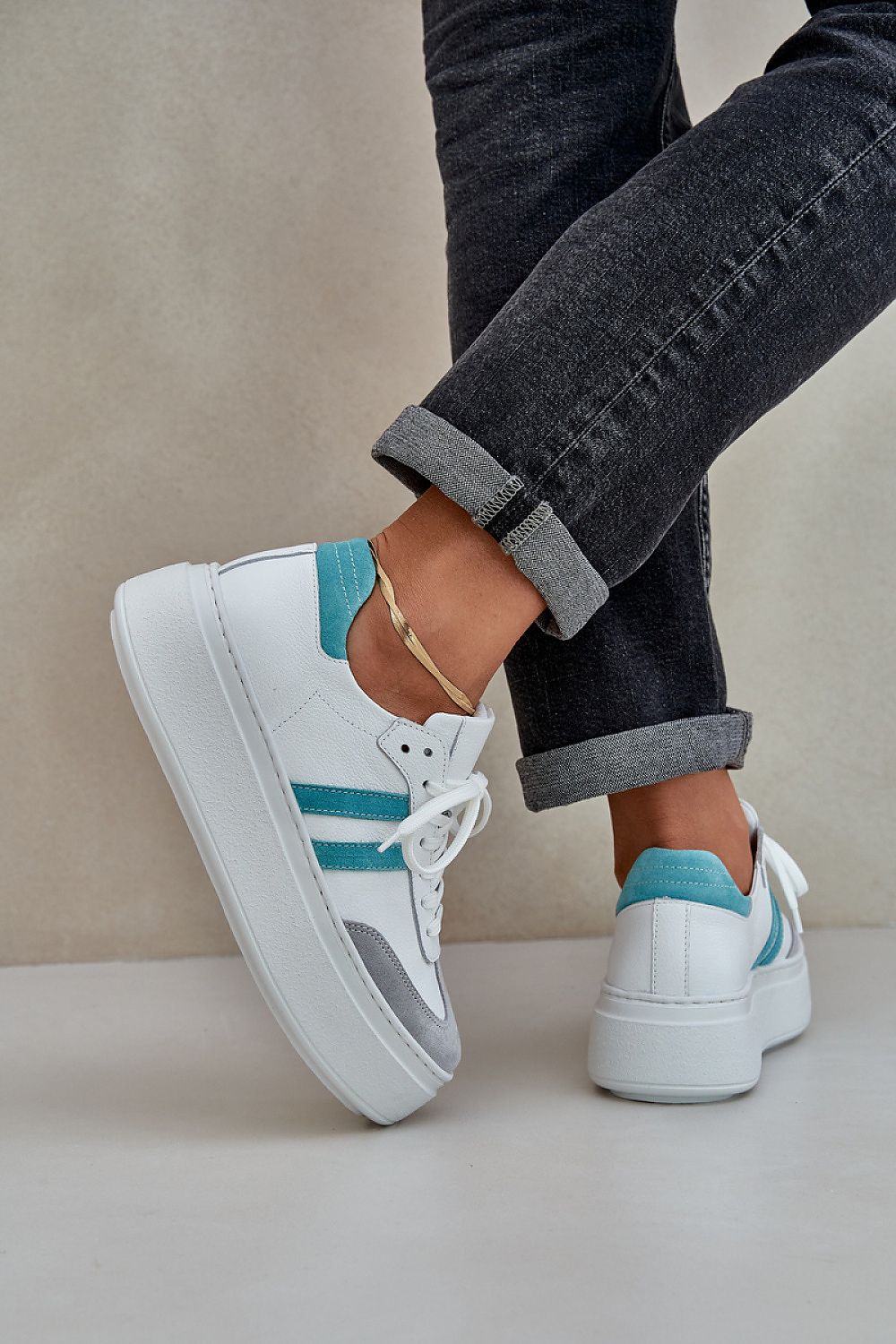  Sapatos desportivos modelo 208541 Pise com estilo
