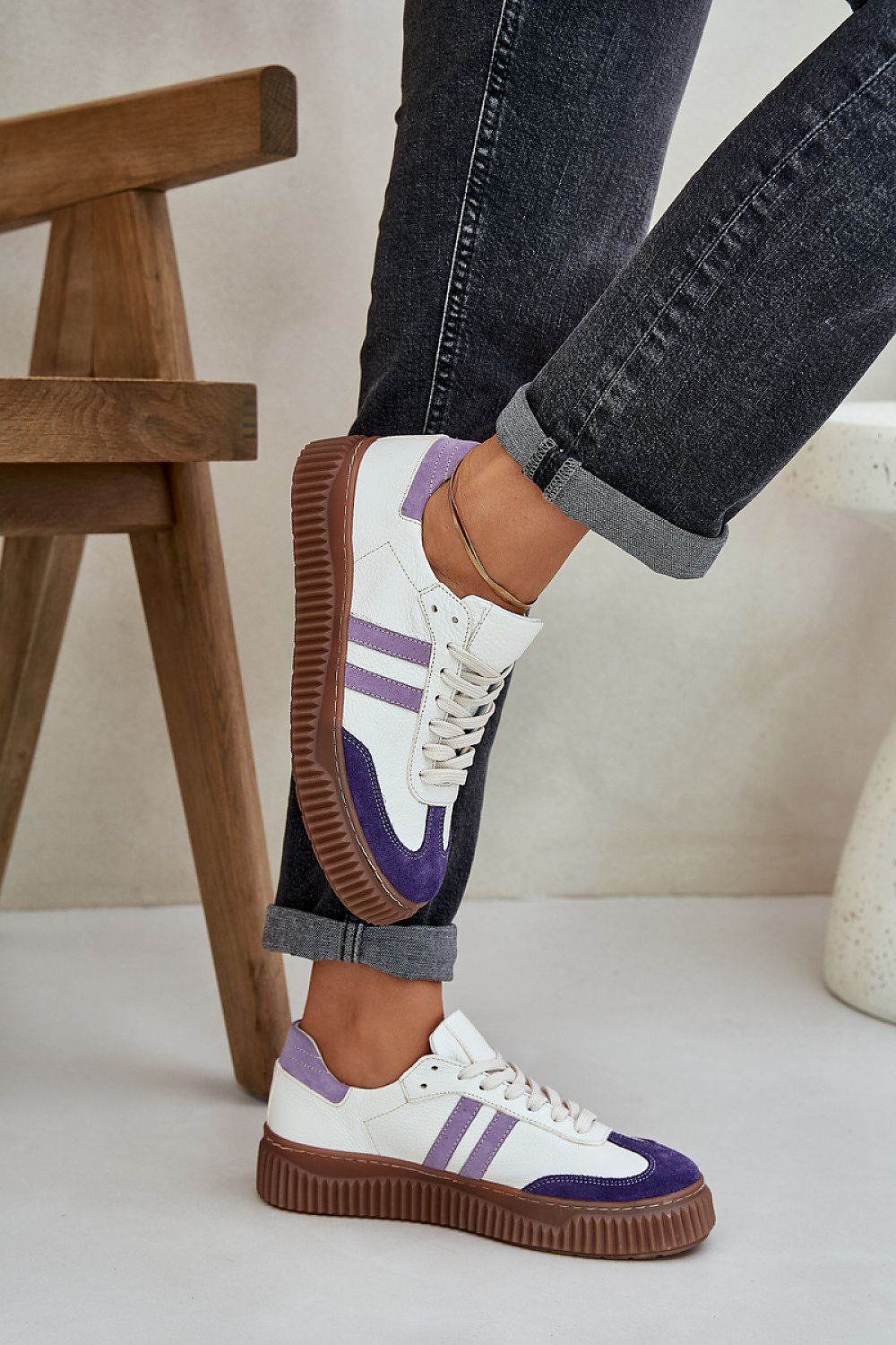  Sapatos desportivos modelo 208543 Pise com estilo