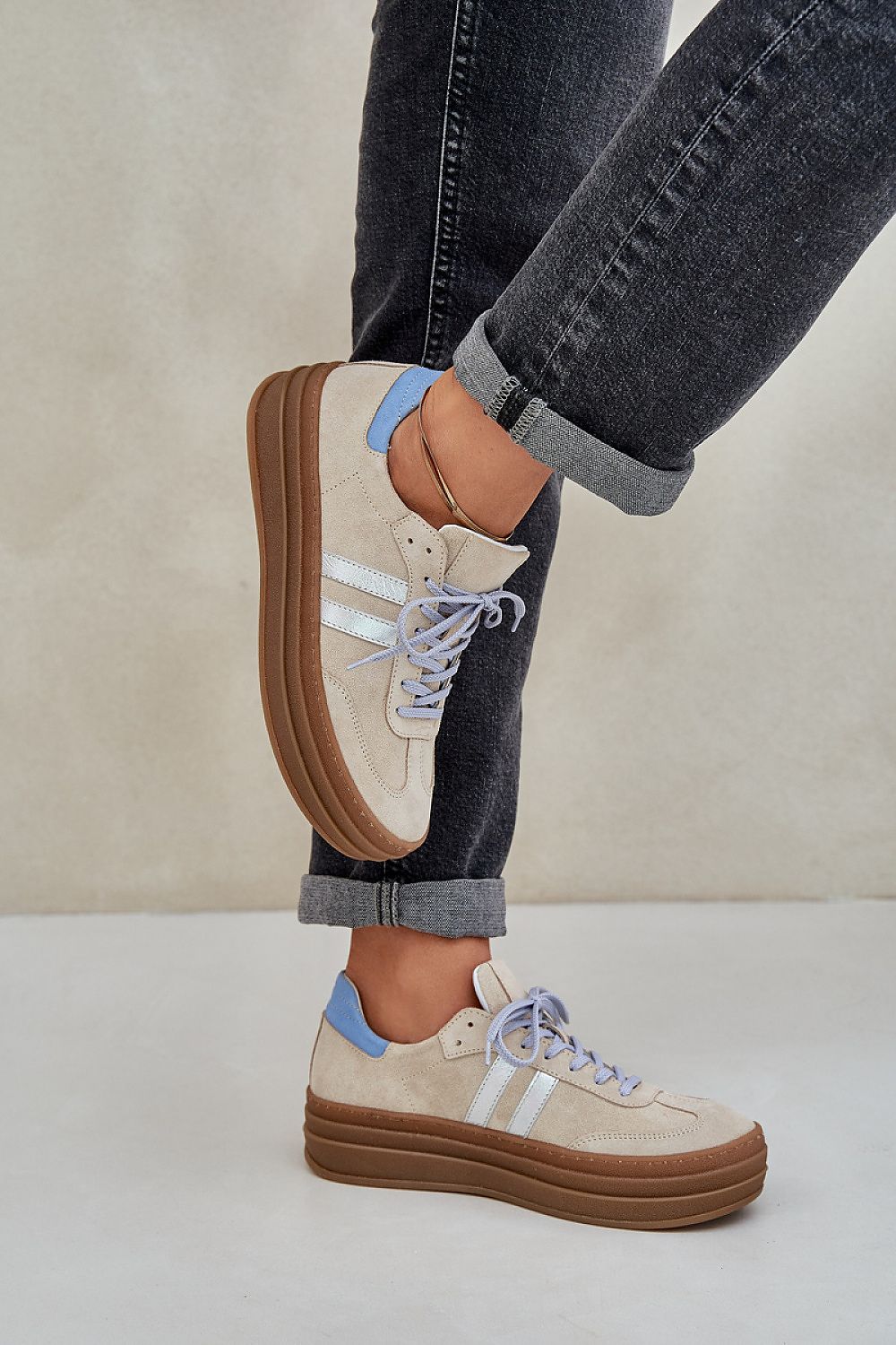  Sapatos desportivos modelo 208544 Pise com estilo