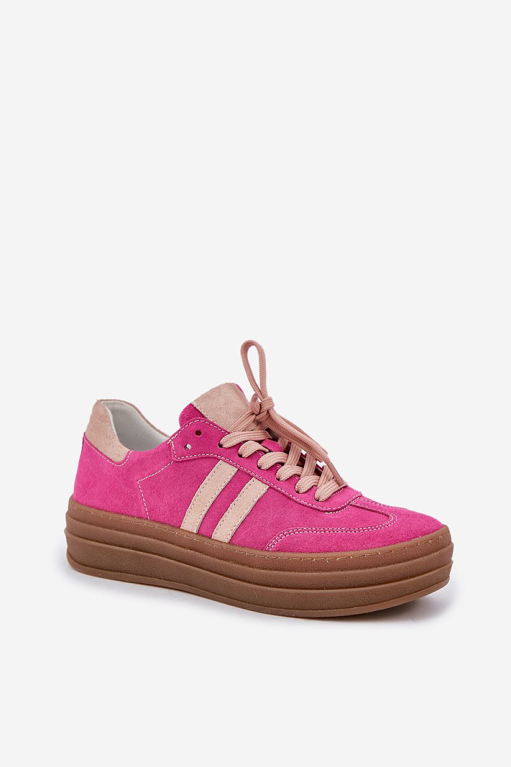  Sapatos desportivos modelo 208545 Pise com estilo