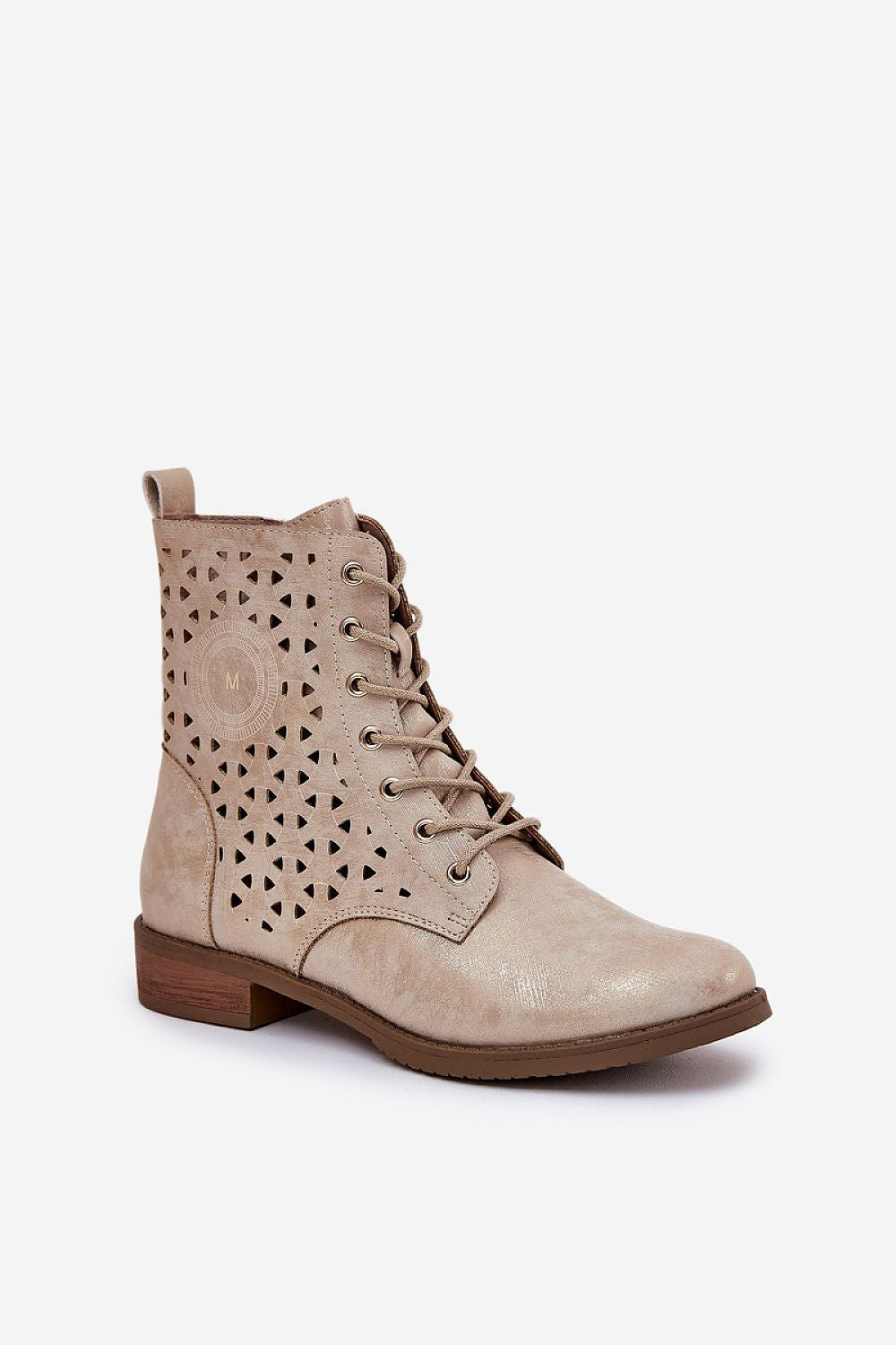  Botas modelo 208796 Pise com estilo