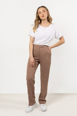  Calças de senhora modelo 212221 awama
