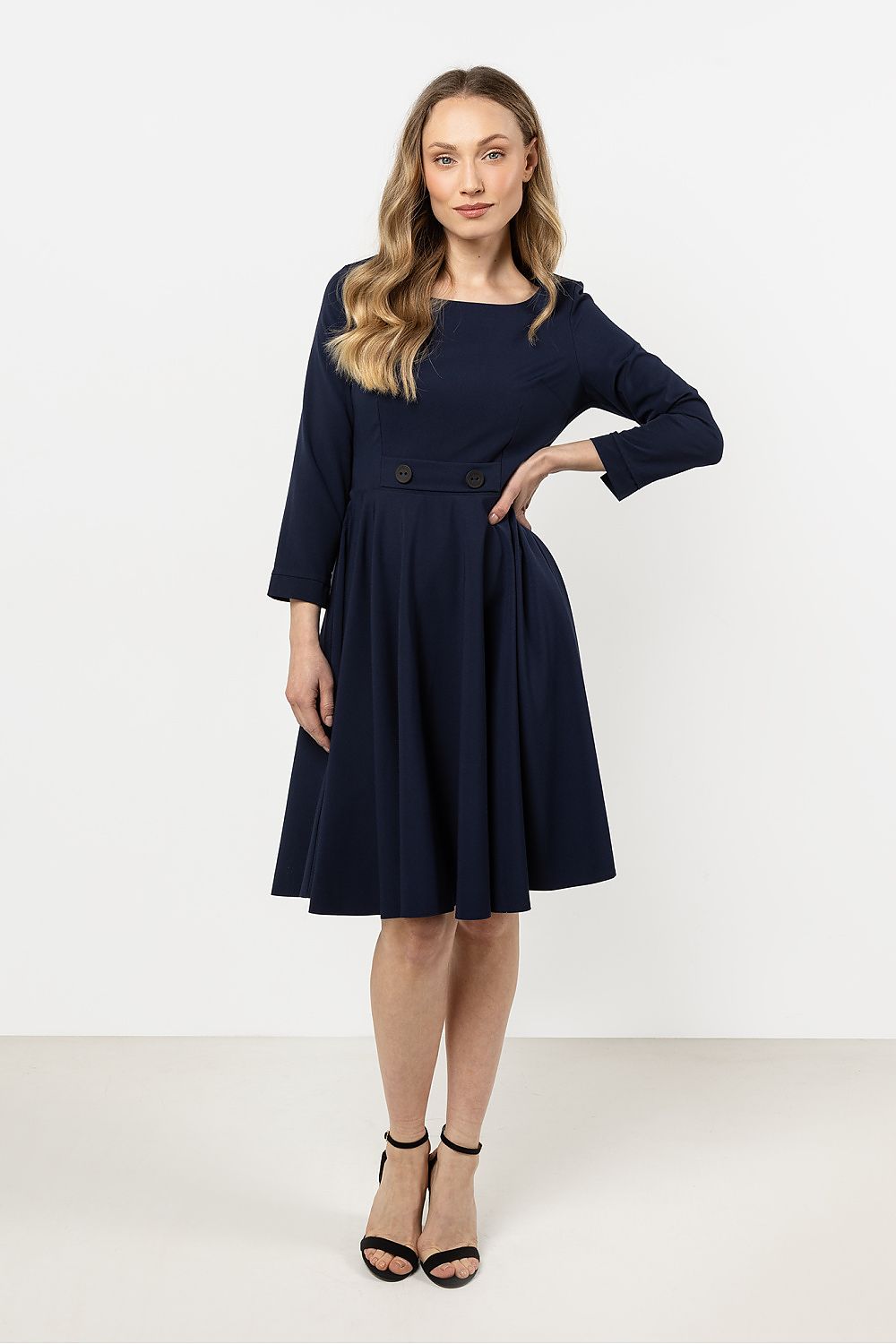  Vestido de dia modelo 212238 awama